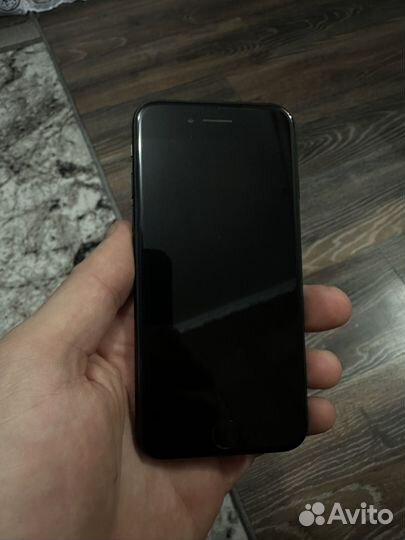 iPhone 7, 32 ГБ