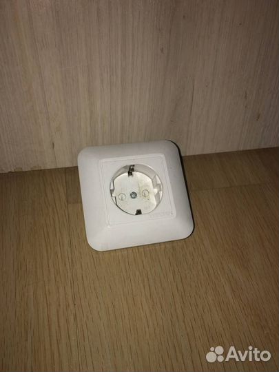 Розетка Wessen врезная