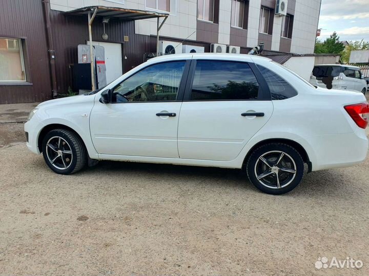 LADA Granta 1.6 МТ, 2017, 81 000 км