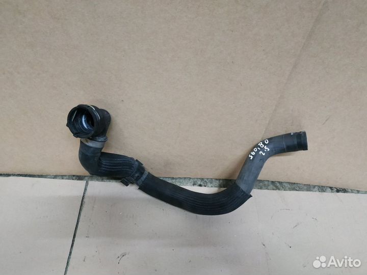 Вольво S60 S80 патрубок охлаждения правый 31319754