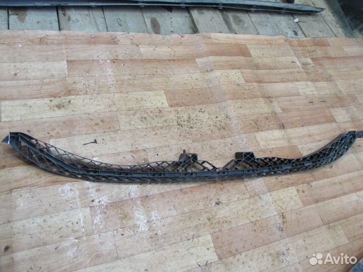 VW passat (B8) 2014 Направляющая переднего бампера