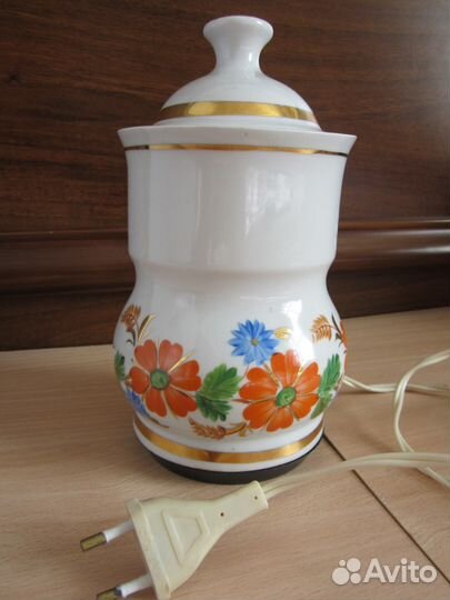 Советская кофемолка фарфоровая