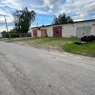 Гараж, > 30 м²