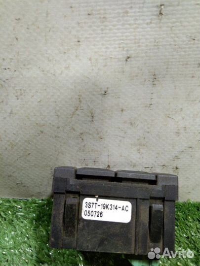 Кнопка обогрева сидений Ford Mondeo 3 седан 1.8