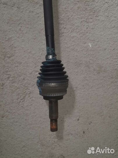 Привод правый Toyota avensis 2 объём 1.8
