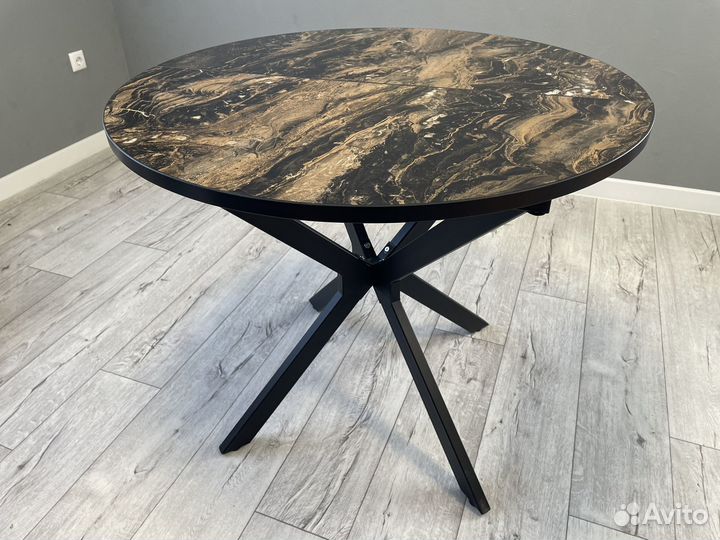 Кухонный стол