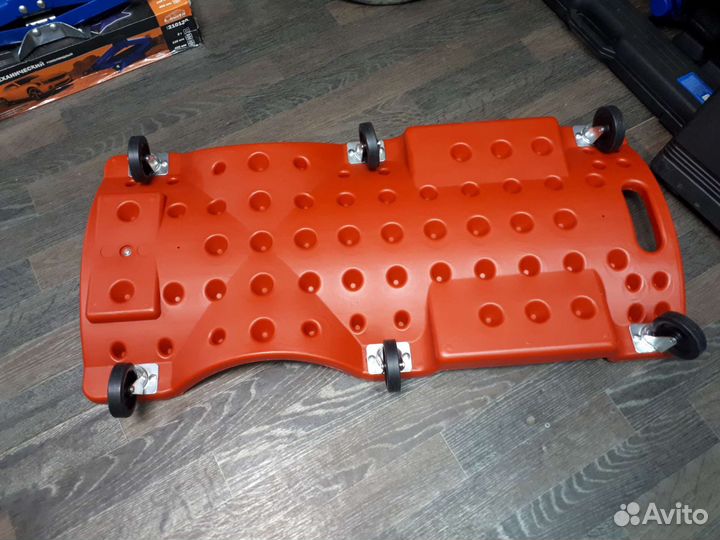 Лежак подкатной пластик Kingqueen