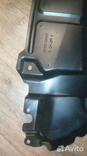 Toyota Camry 5144233080 Пыльник двигателя