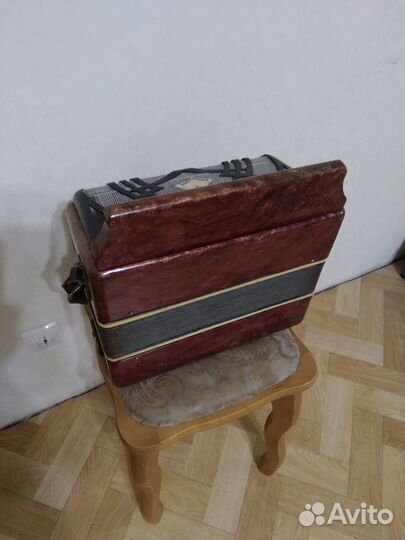 Продам гармонь Чайка