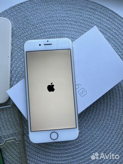 iPhone 6S, 64 ГБ