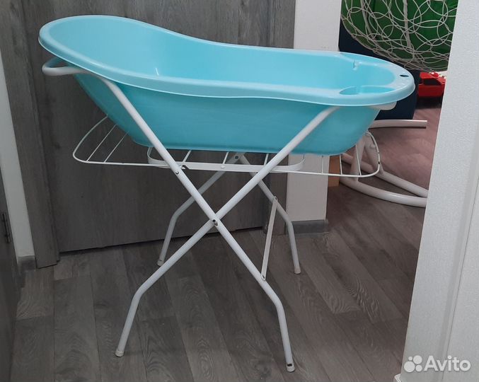 Ванночка для купания с подставкой