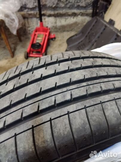 Yokohama A.Drive AA01 215/60 R16