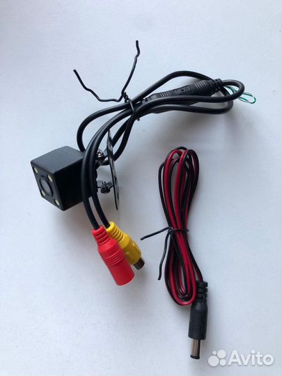 Автомобильная камера заднего вида