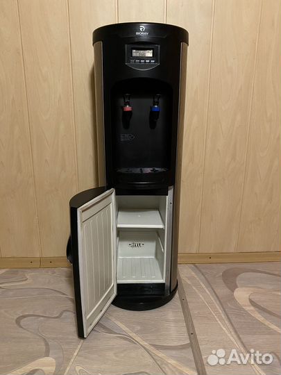 Кулер для воды напольный б/у