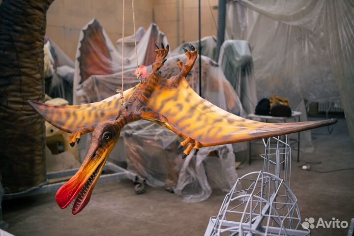 Фигура динозавра подвесная