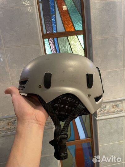 Горнолыжный шлем