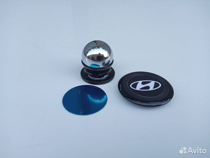 Магнитный держатель телефона в автомобиль Hyundai
