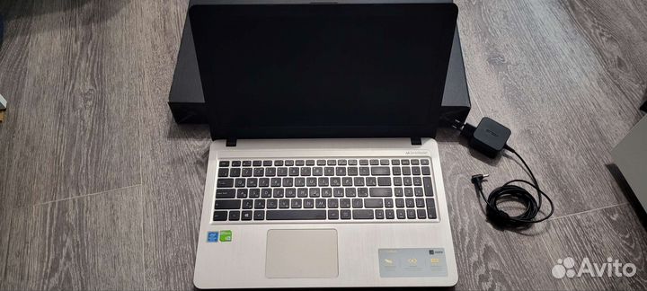 Ноутбук asus D540MB