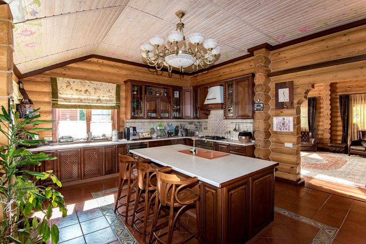 Дом 602 м² на участке 45 сот.