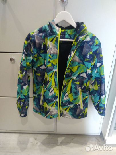 Продам детскую ветровку