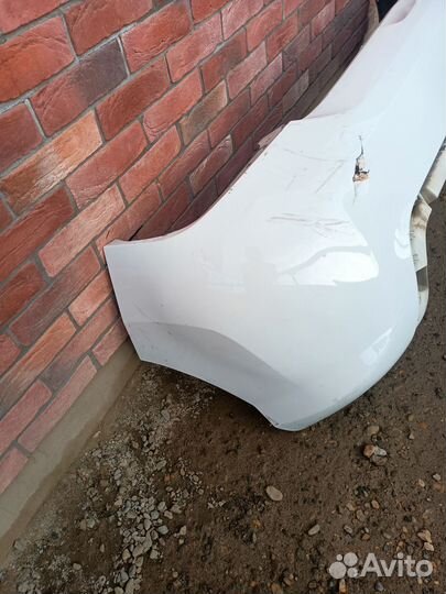 Задний бампер с дефектами Peugeot 308 2011