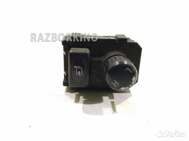 Кнопка регулировки зеркала