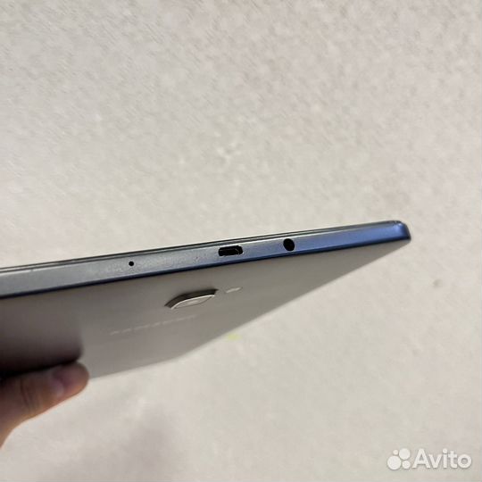 Планшет Samsung Galaxy Tab A 2016 (SM-T585) 2/16GB