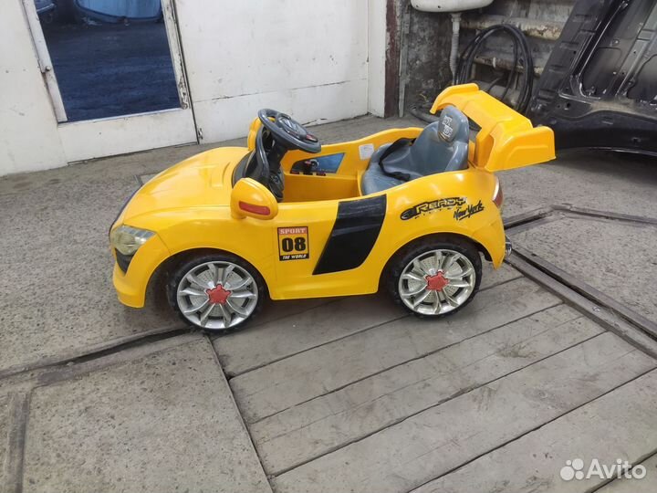 Детский электромобиль бу