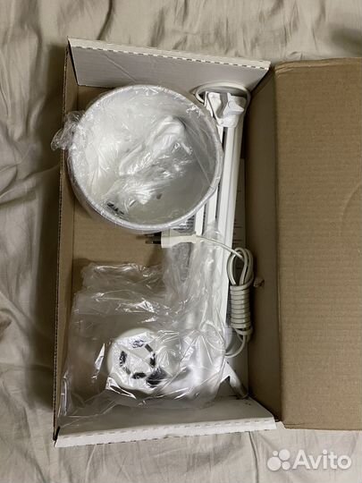 Лампа настольная для маникюра