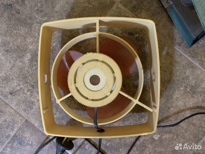 Вентилятор бытовой