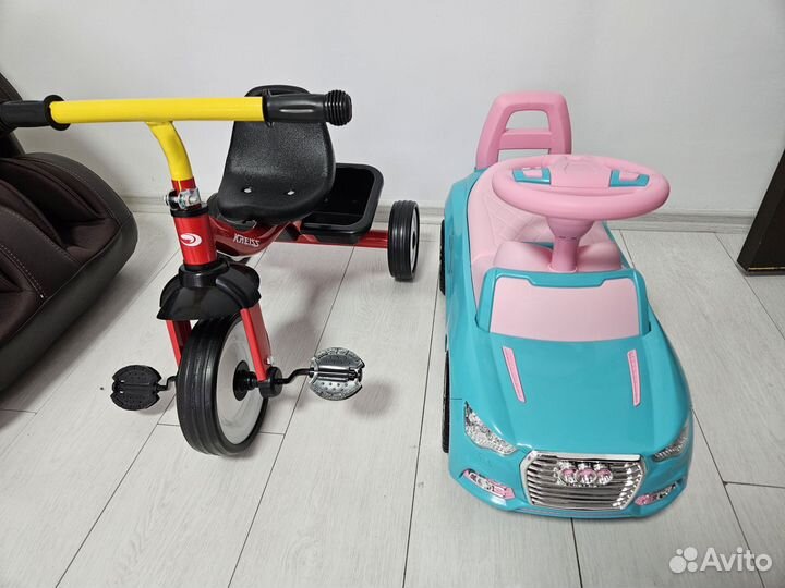 Трехколесный велосипед каталка автомобиль