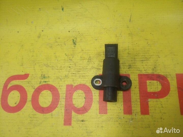 Датчик положения коленвала Ford Focus YS4E