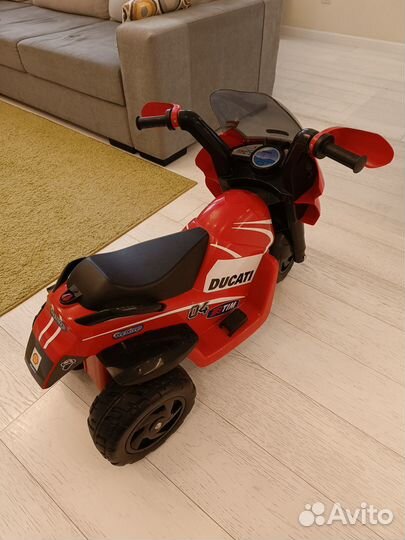 Детский электромотоцикл Peg Perego Ducati