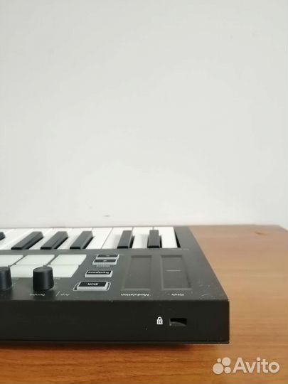 Мидиклава Novation launchkey mini mk3