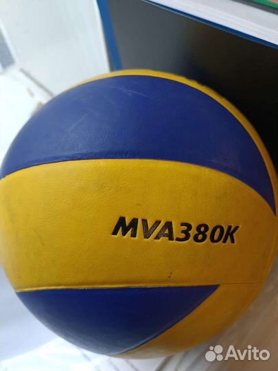 Волейбольный мяч mikasa