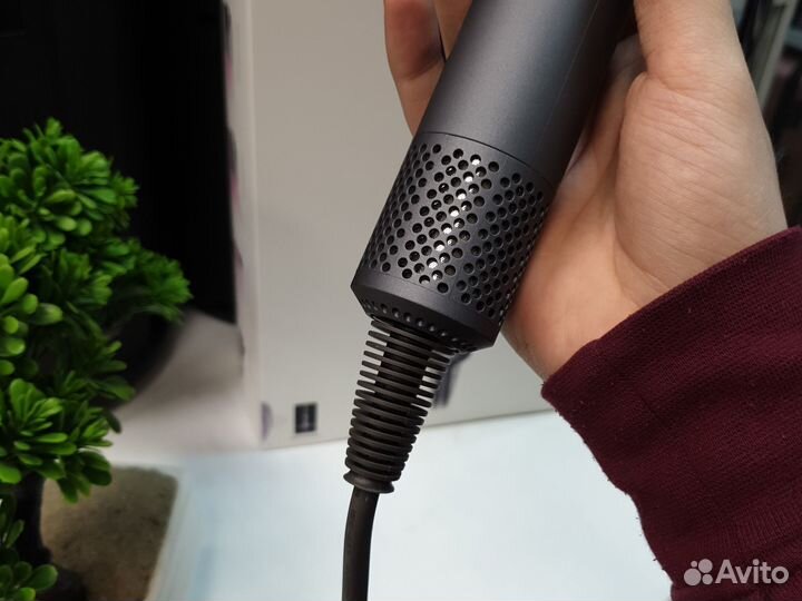 Фен для волос Dyson