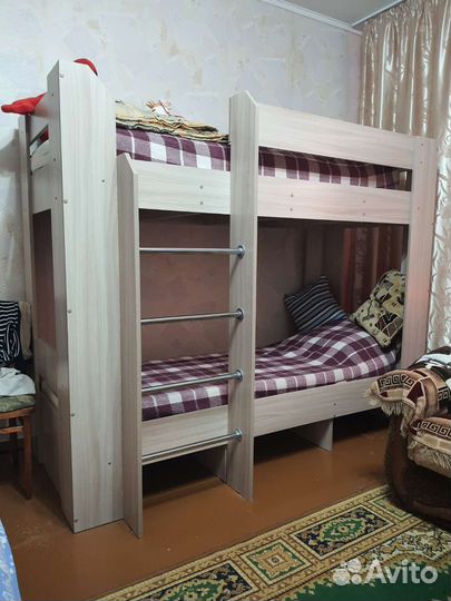 Двухъярусная кровать бу с матрасами