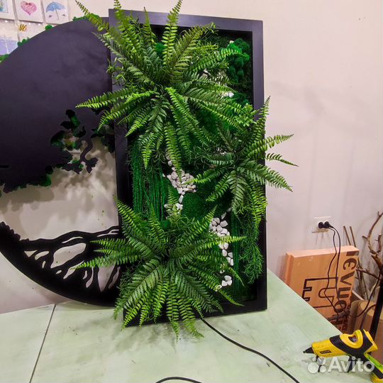 Панно на стену из мха и растений