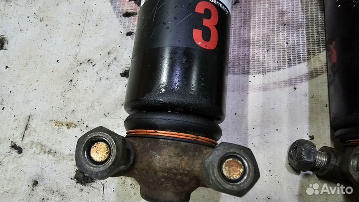 Задние гидро-амортизаторы Mercedes W124 TE