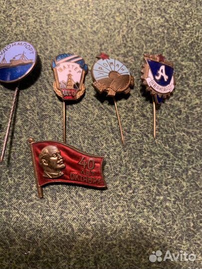 Тяжелые значки СССР