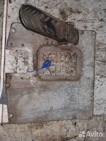 Кронштейн педали газа XF105 DAF