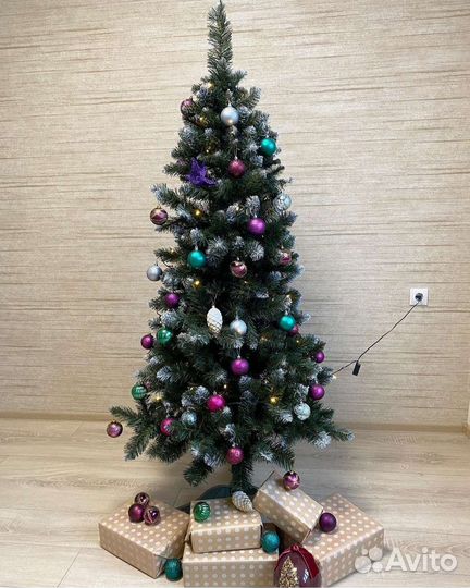 Елка искусственная с шишками