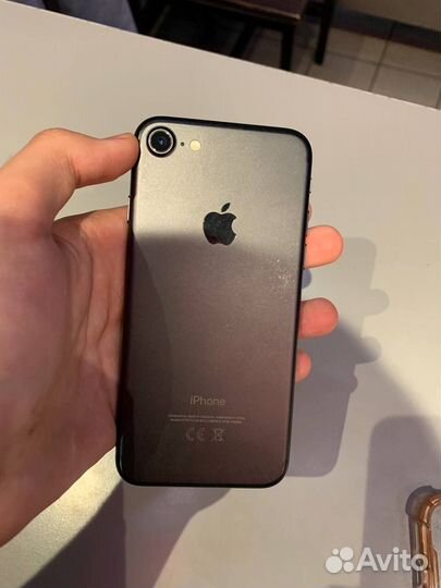 Телефон iPhone 7 32гб