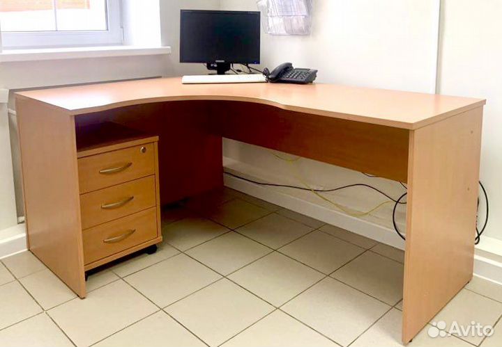 Стол офисный угловой (без тумбы)