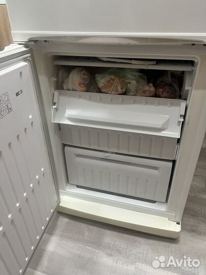 Холодильник бу stinol