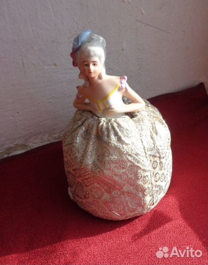 Игольница. статуэтка девушка. германия. фарфор ГДР