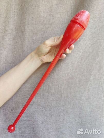 Гимнастическая булава и нейро-скакалка на ногу