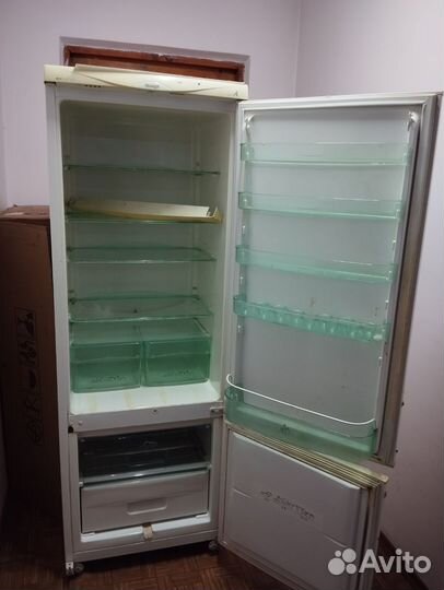 Холодильник бу Snaige