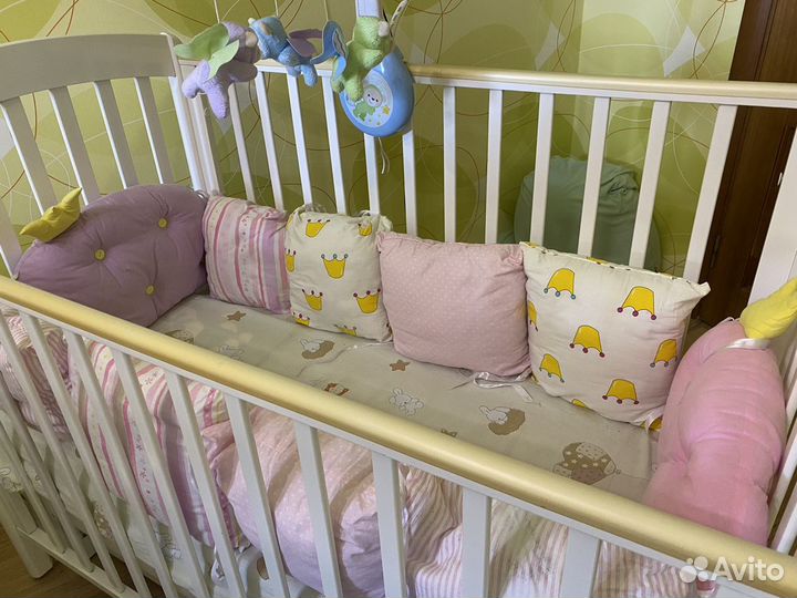 Бортики в детскую кроватку для девочки