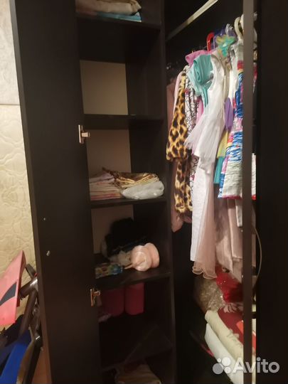 Шкаф угловой